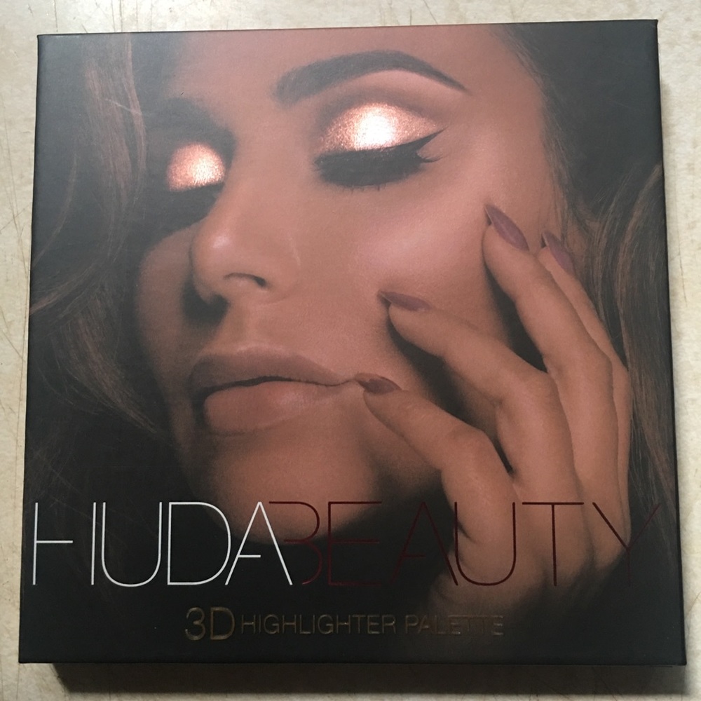 Huda Beauty Highlighter Palette